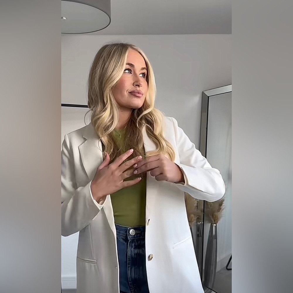 Zara Blogger’s Fav Oyster White Straight Cut Out Blazer with Lapel Collar Sz XL‎ - Picture 2 of 16